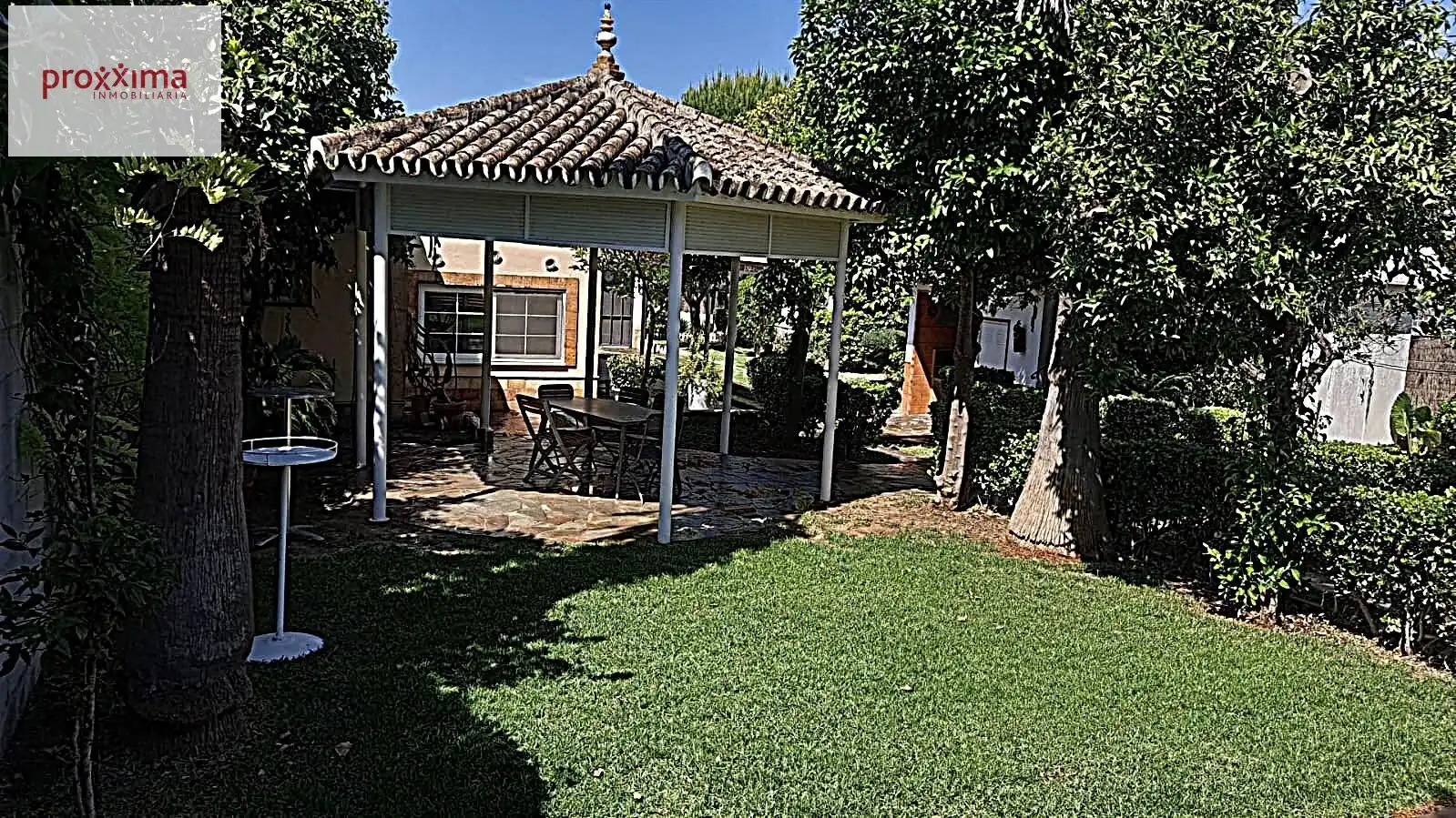 Jardí de Casa o xalet en venda en Dos Hermanas amb Aire condicionat, Jardí privat i Terrassa