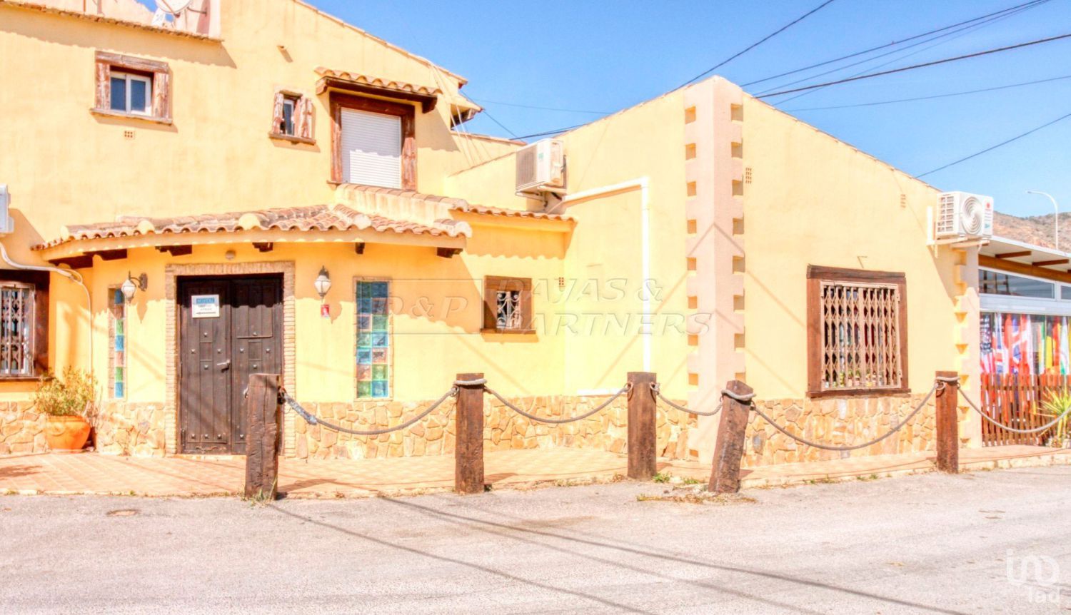 Vista exterior de Edifici en venda en Orihuela