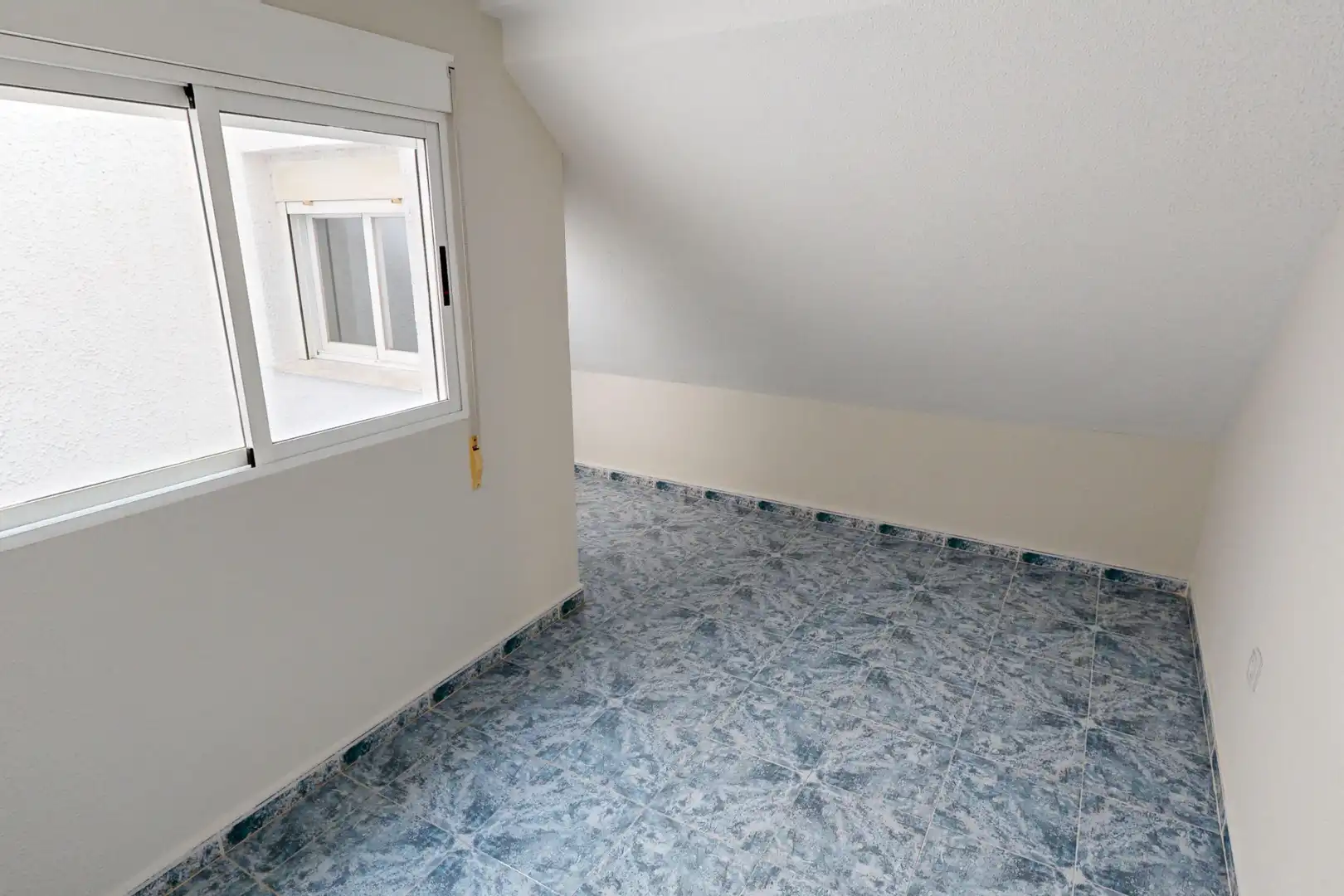 Habitación de Casa o chalet de alquiler en Cartagena con Calefacción, Jardín privado y Parquet