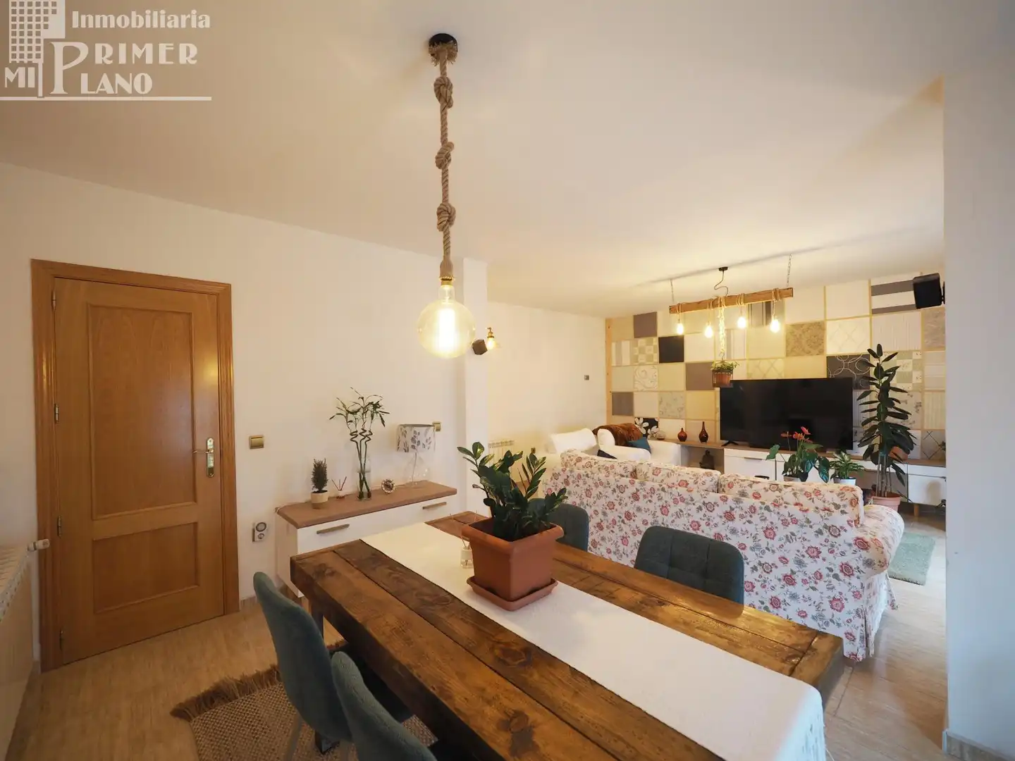 Sala d'estar de Dúplex en venda en Tomelloso amb Aire condicionat, Calefacció i Terrassa