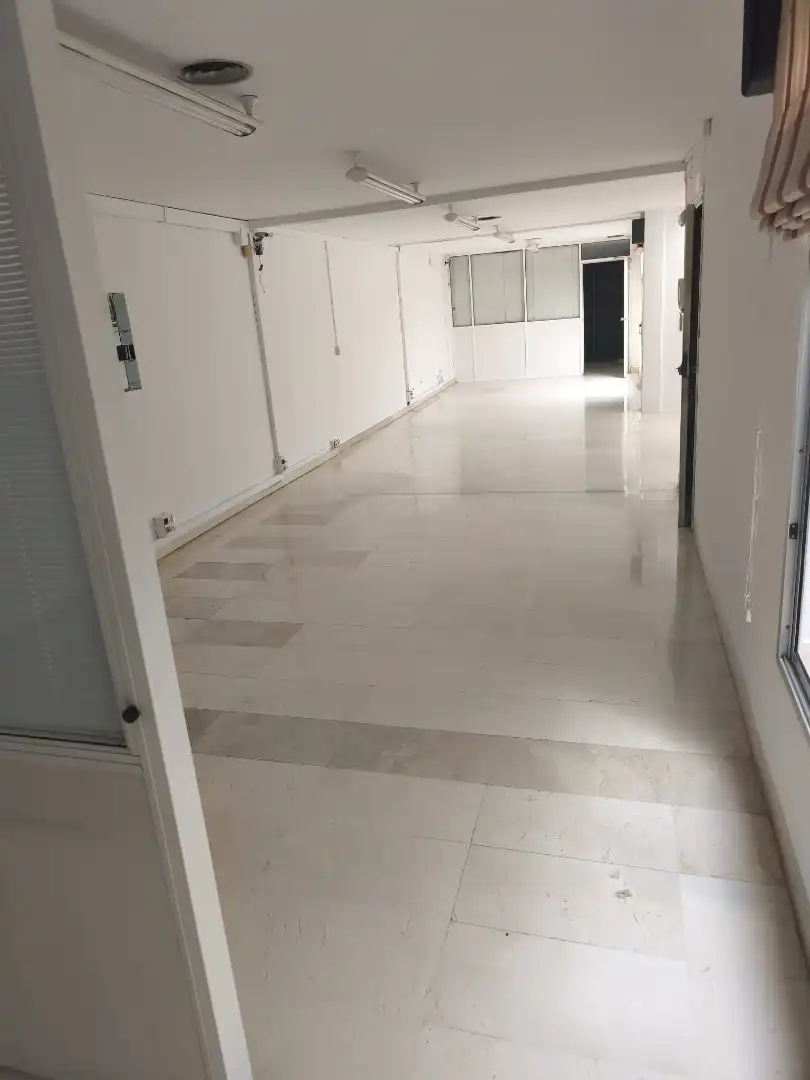 Oficina de alquiler en Bellavista - La Palmera