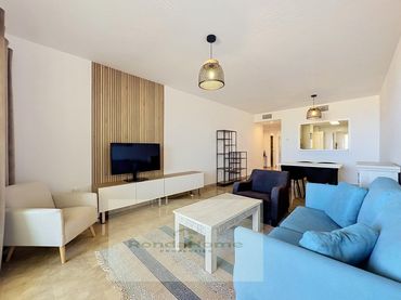 Appartamento con ascensore in affitto a Calle E-1 Cornisa Del Sol