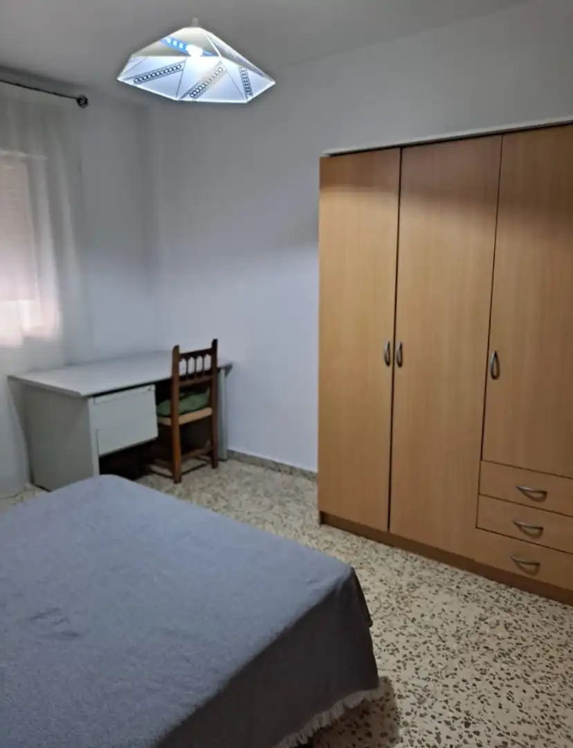 Bedroom of Flat for rent in Granada  with Heating, Furnished and Oven