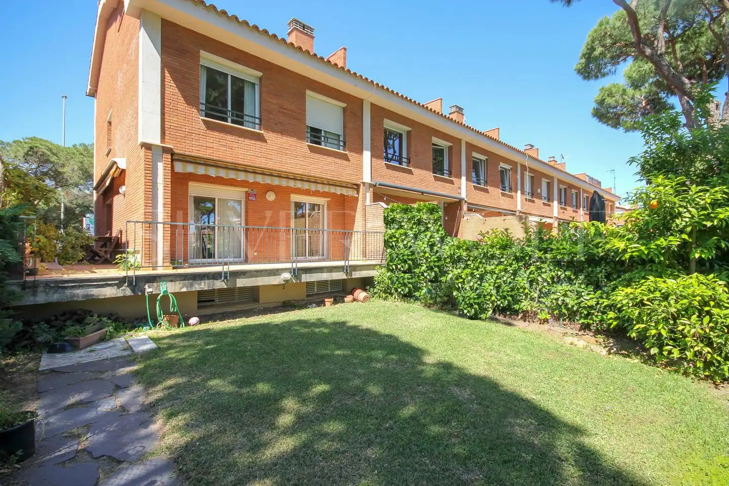 Garten von Einfamilien-Reihenhaus zur Miete in Gavà mit Klimaanlage, Heizung und Privatgarten
