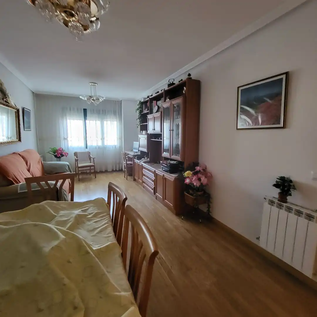 Sala de estar de Piso en venta en Ávila con Calefacción, Terraza y Trastero