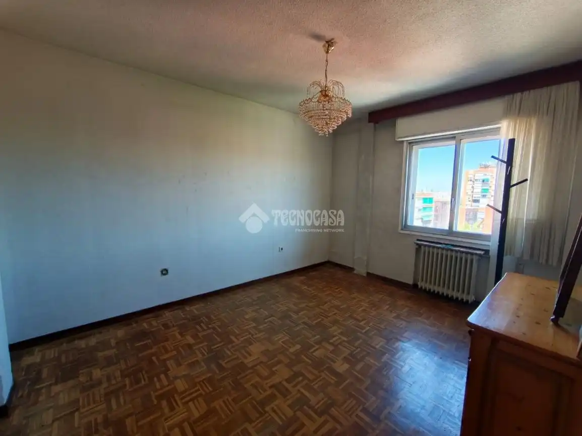 Habitación de Piso en venta en Madrid con Calefacción y Terraza