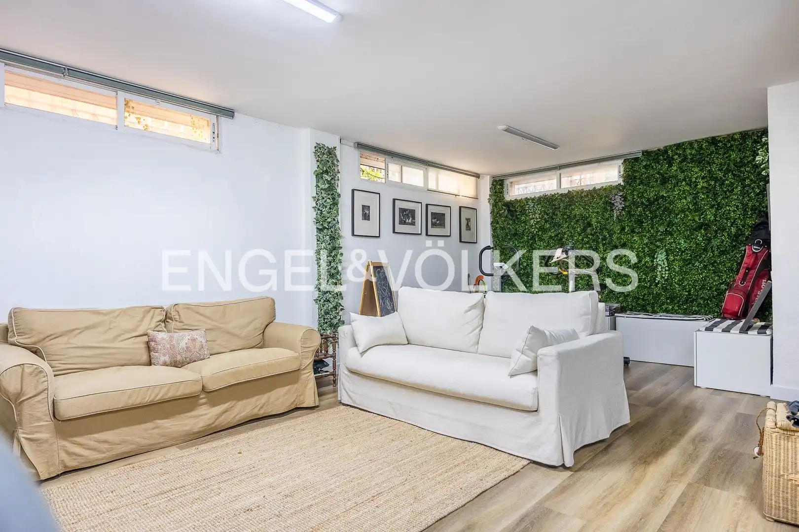 Houses for sale in Sevilla  with Air Conditioner, Heating and Private garden