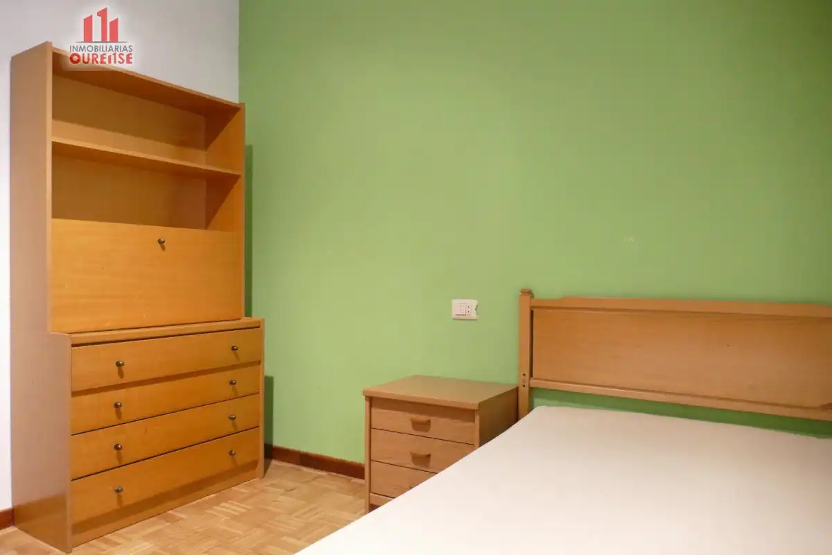 Habitación de Piso de alquiler en Ourense Capital  con Calefacción, Amueblado y Balcón