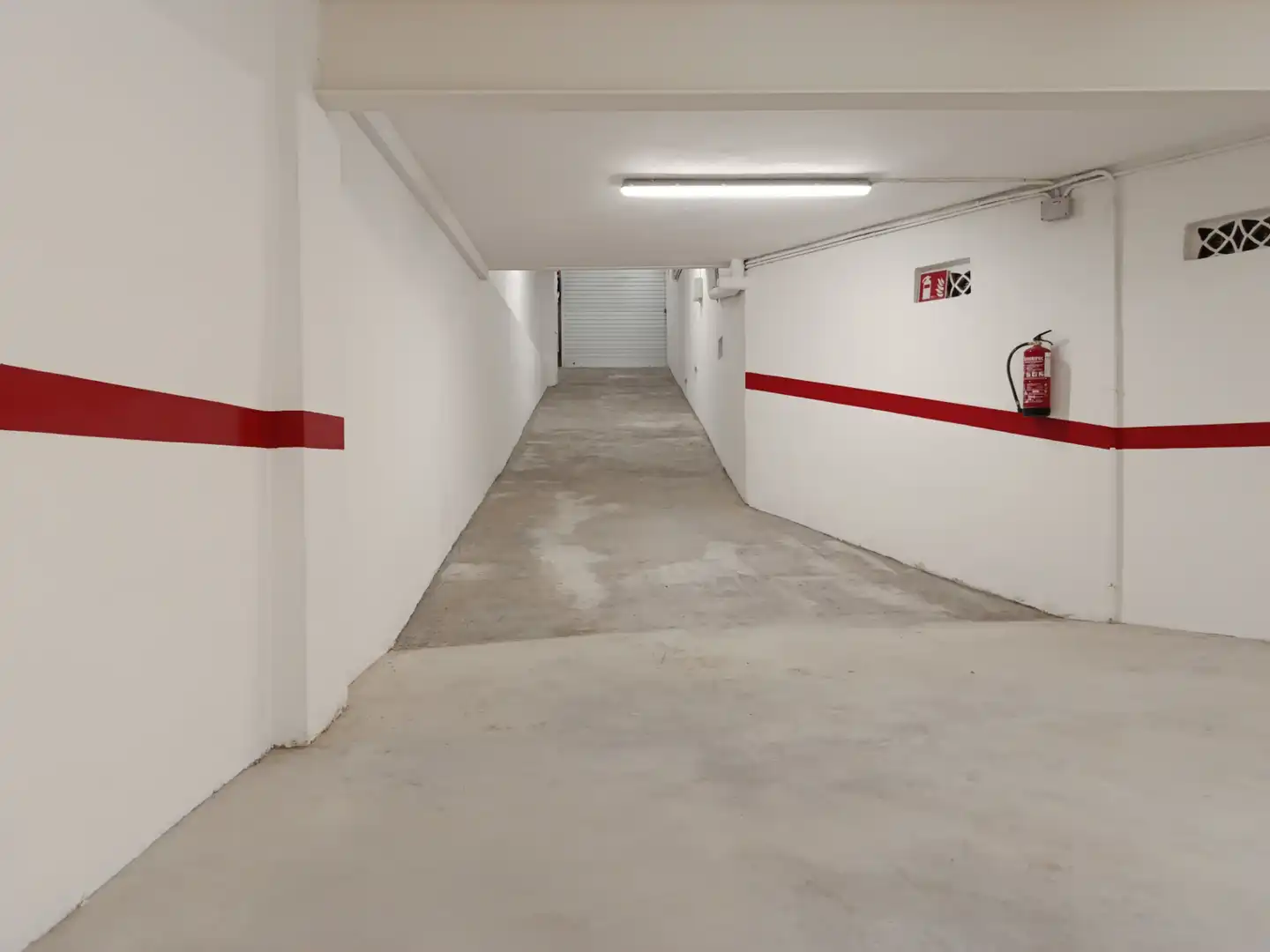 Parkplatz von Wohnung zum Verkauf in Girona mit Heizung, Terrasse und Balkon