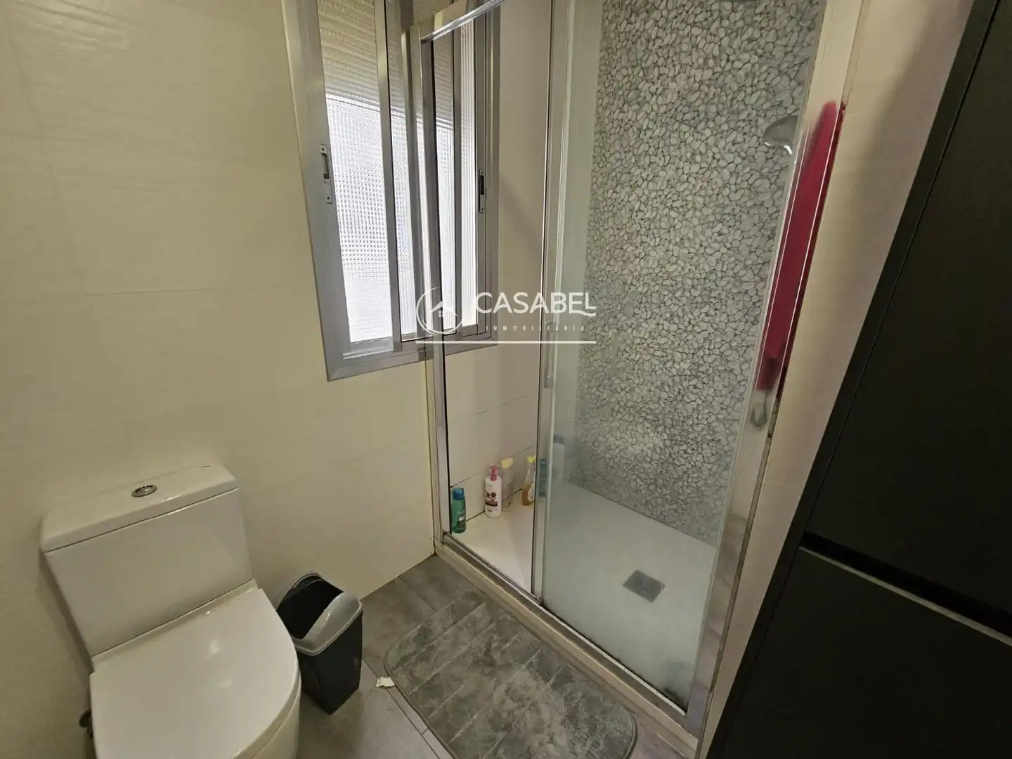Badezimmer von Wohnung zur Miete in Córdoba mit Terrasse und Möbliert