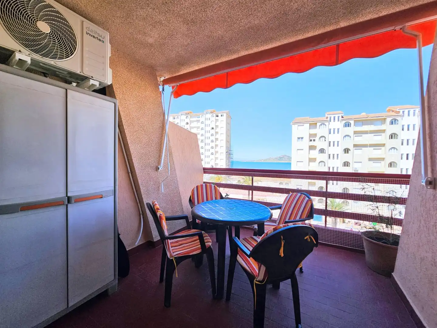 Terrasse von Wohnung zum Verkauf in La Manga del Mar Menor mit Möbliert, Balkon und Alarm