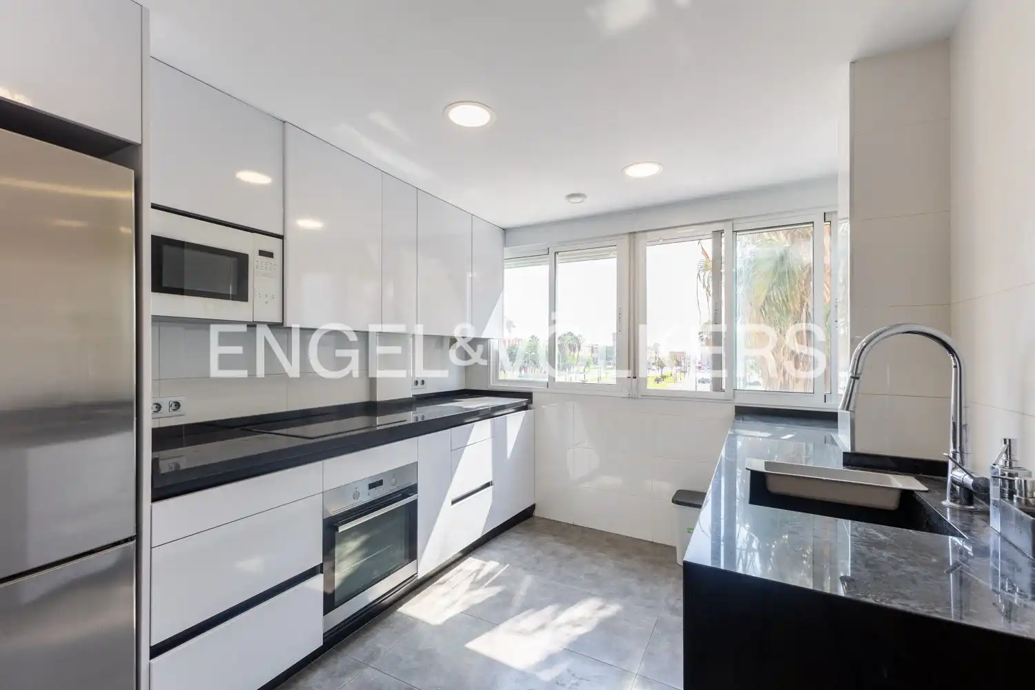 Cocina de Piso de alquiler en Valencia con Aire acondicionado, Calefacción y Terraza
