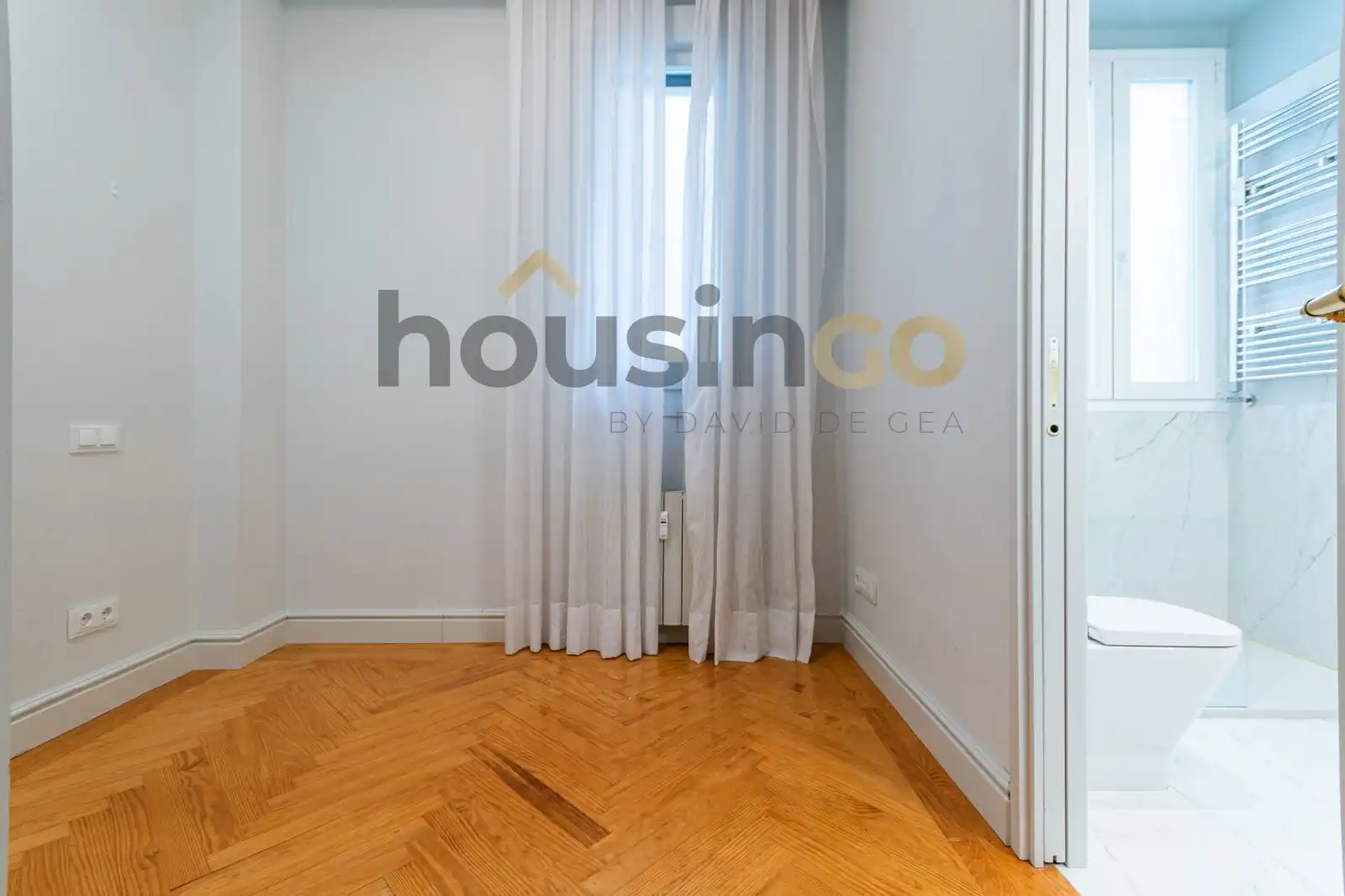 Bedroom of Flat for rent in Madrid  with Air Conditioner, Heating and Terrace