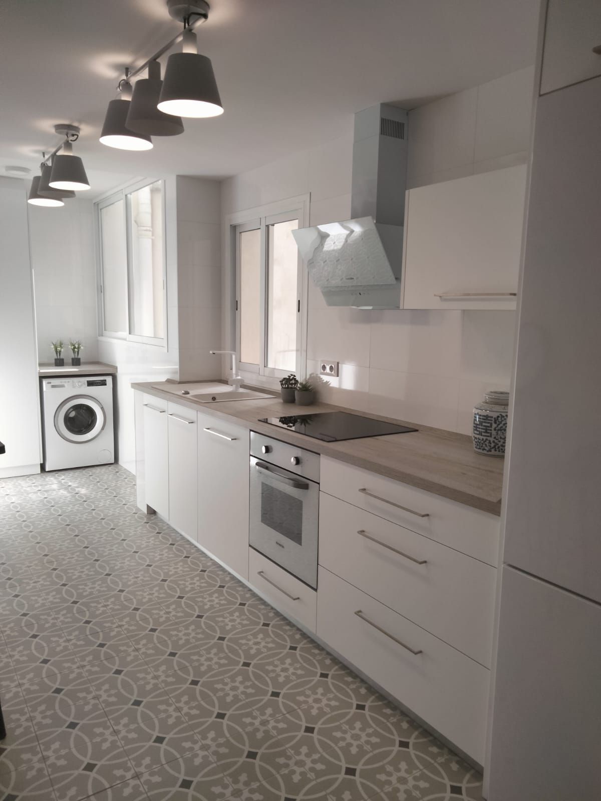 Pis de lloguer a Carrer Ciutat de Laval, Germaníes - Juzgados