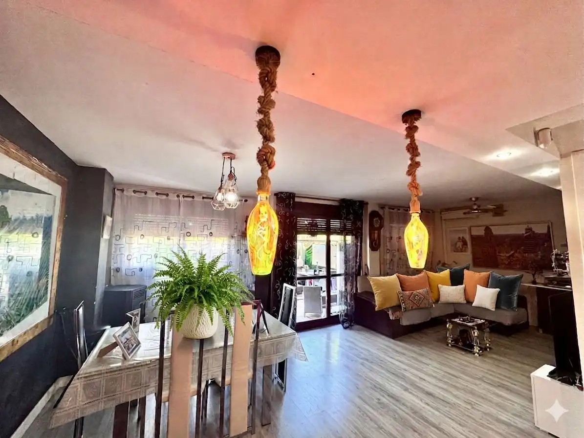 Sala de estar de Casa adosada en venta en Rivas-Vaciamadrid con Aire acondicionado, Calefacción y Jardín privado