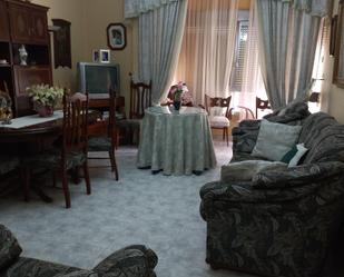 Sala d'estar de Pis en venda en Úbeda amb Aire condicionat i Balcó