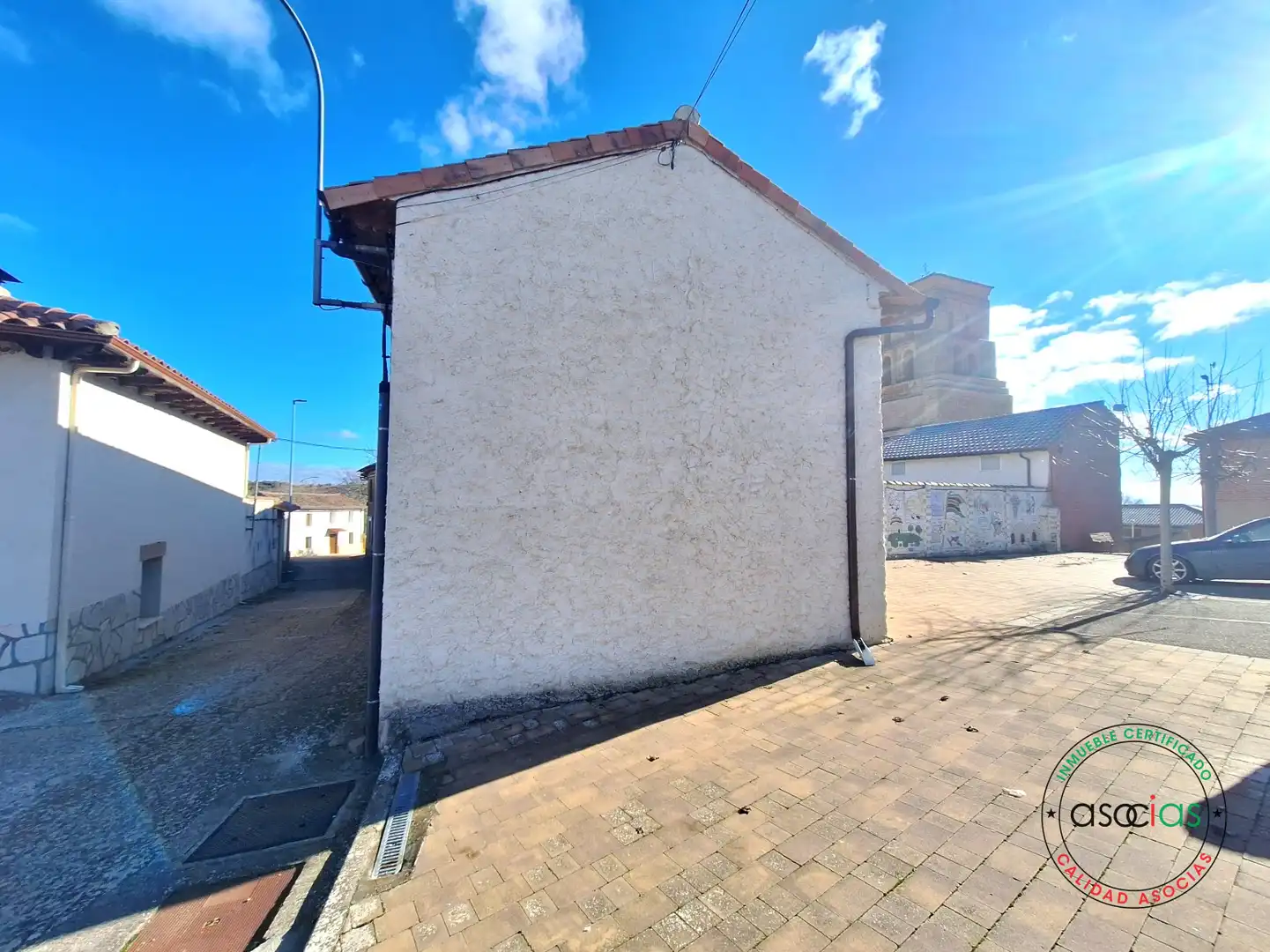 Vista exterior de Casa o xalet en venda en Vallecillo amb Jardí privat