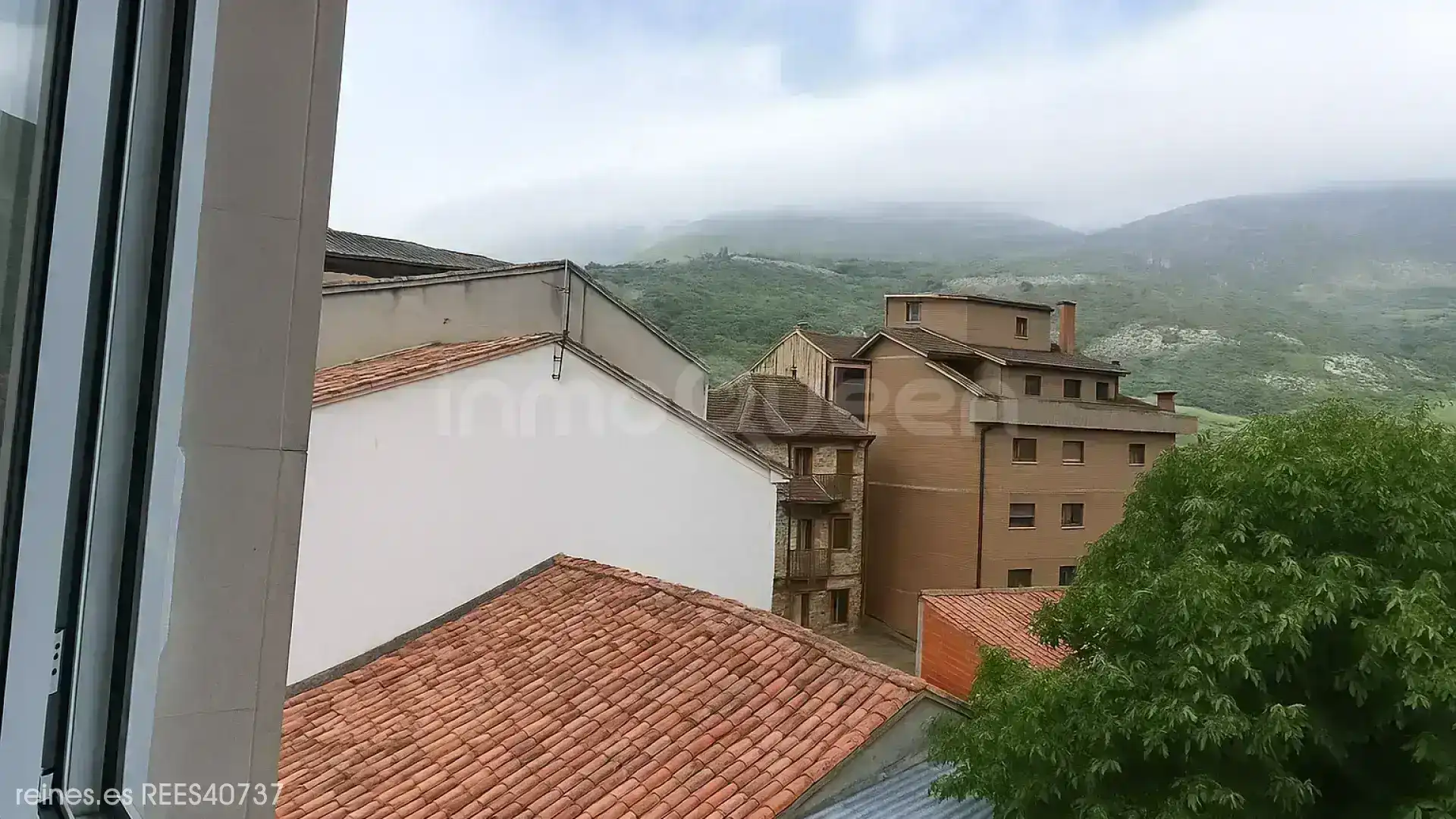 Vista exterior de Piso en venta en Peñamellera Baja