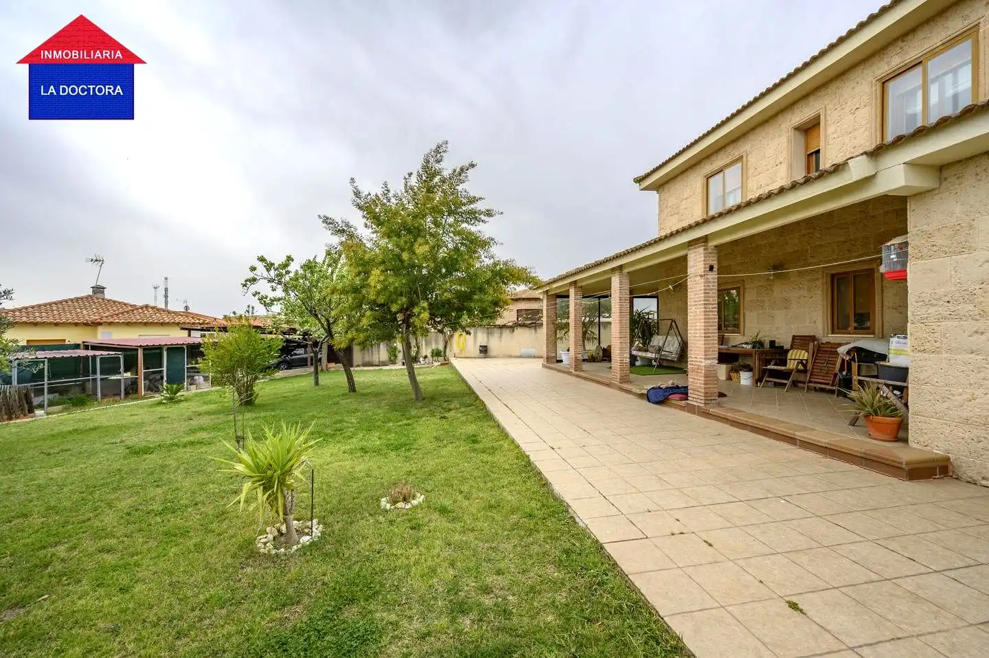 Vista exterior de Casa o chalet en venta en Méntrida con Aire acondicionado, Calefacción y Jardín privado