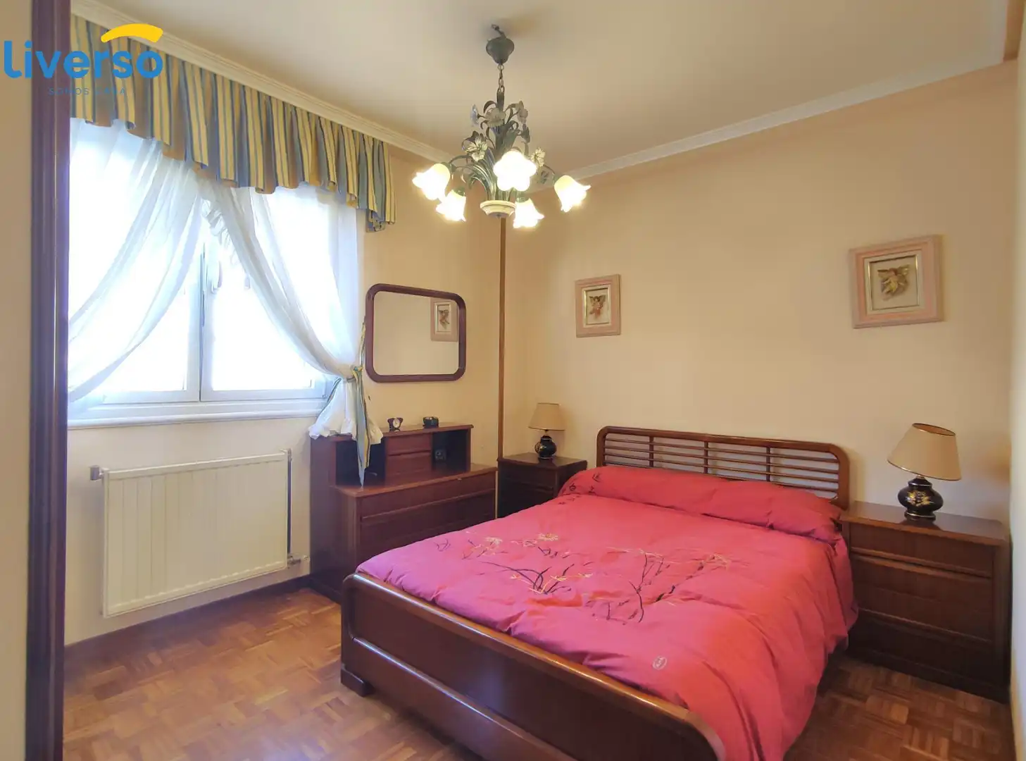 Dormitori de Casa adosada en venda en Alfoz de Quintanadueñas amb Calefacció, Parquet i Terrassa
