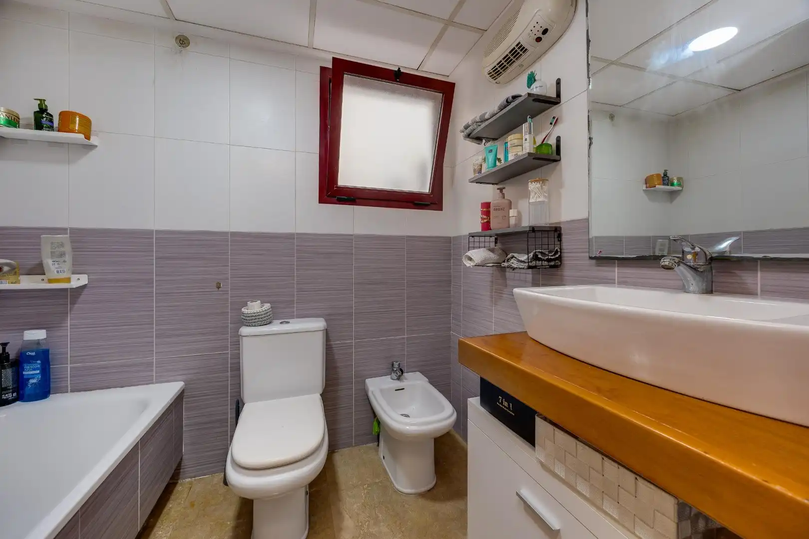 Bany de Apartament en venda en Centro