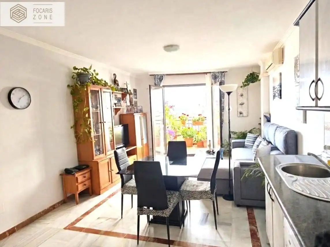 Sala d'estar de Pis en venda en Manilva amb Aire condicionat, Calefacció i Jardí privat