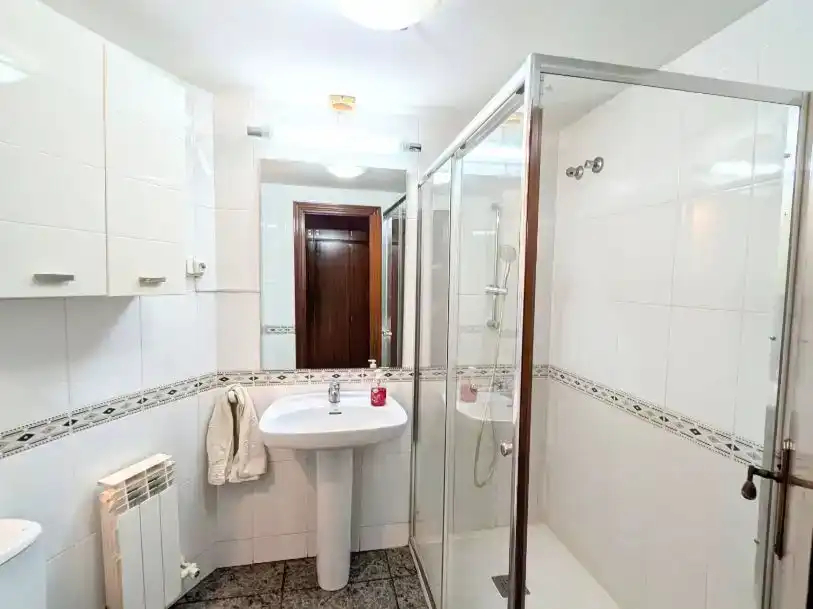 Baño de Piso en venta en Santa Coloma de Gramenet con Trastero y Balcón