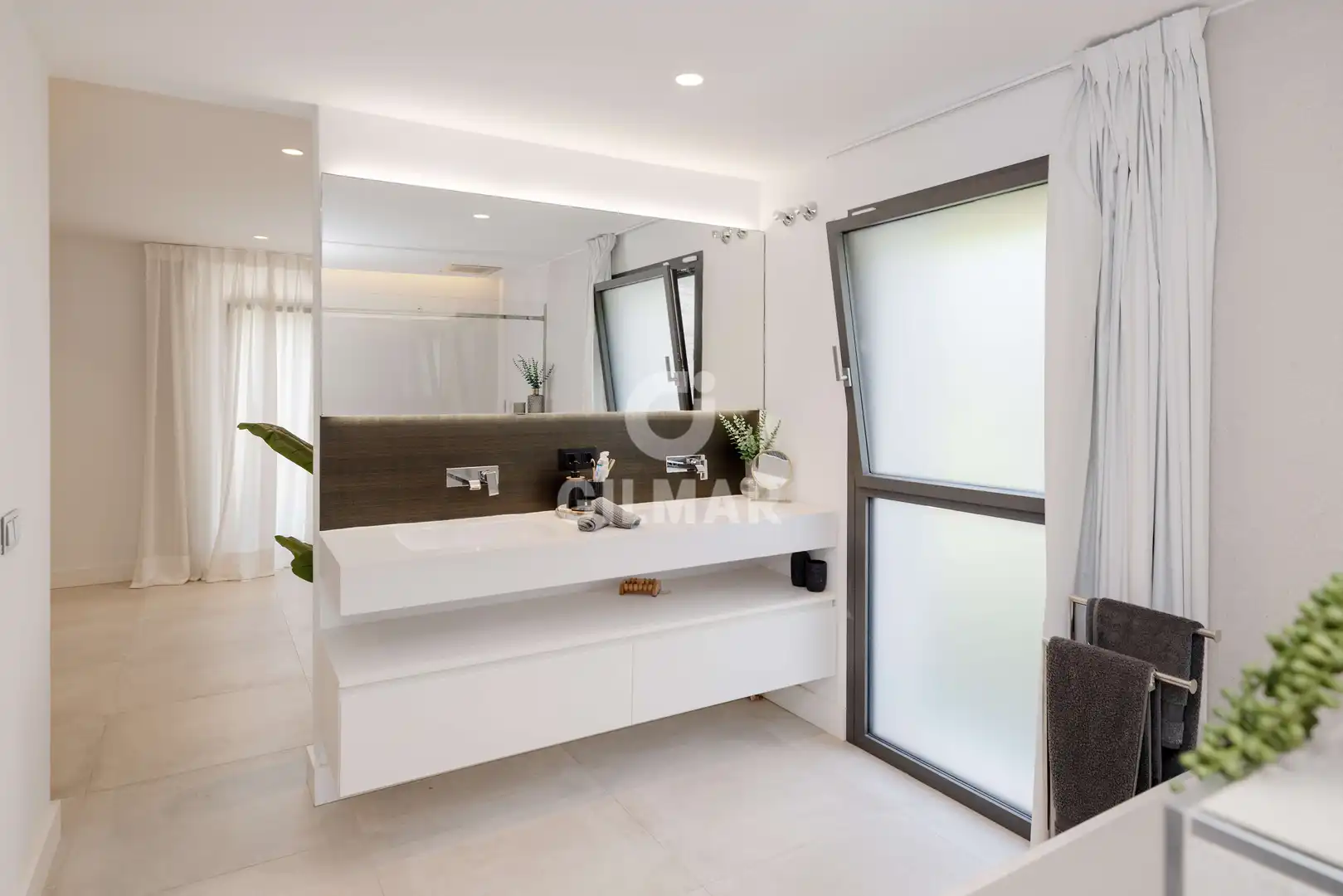 Bany de Casa o xalet en venda en Marbella amb Calefacció, Jardí privat i Piscina
