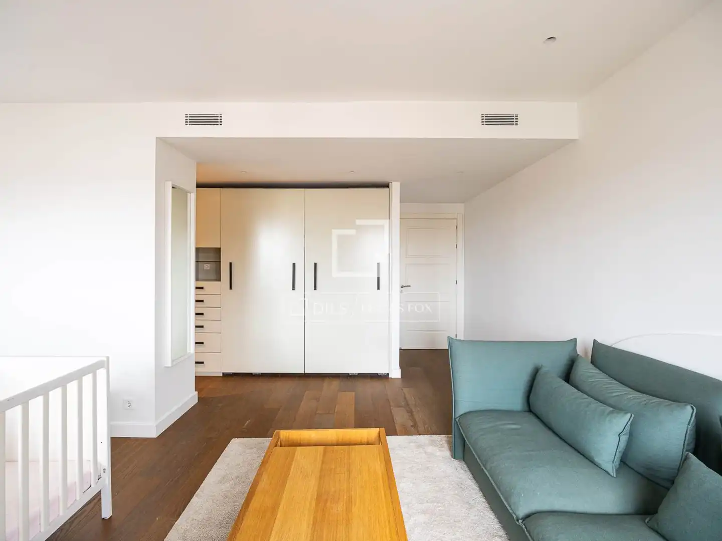 Wohnzimmer von Dachboden zum Verkauf in Barcelona mit Klimaanlage, Terrasse und Balkon