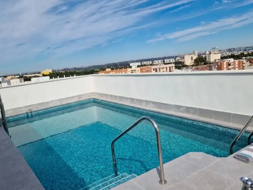 Schwimmbecken von Wohnung zur Miete in Sevilla mit Klimaanlage, Möbliert und Waschmaschine