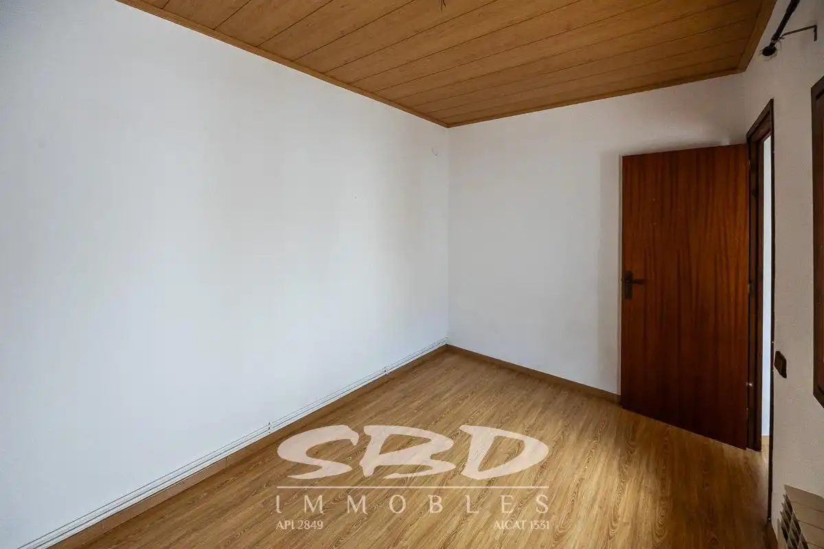 Habitación de Ático en venta en Sabadell con Calefacción y Terraza