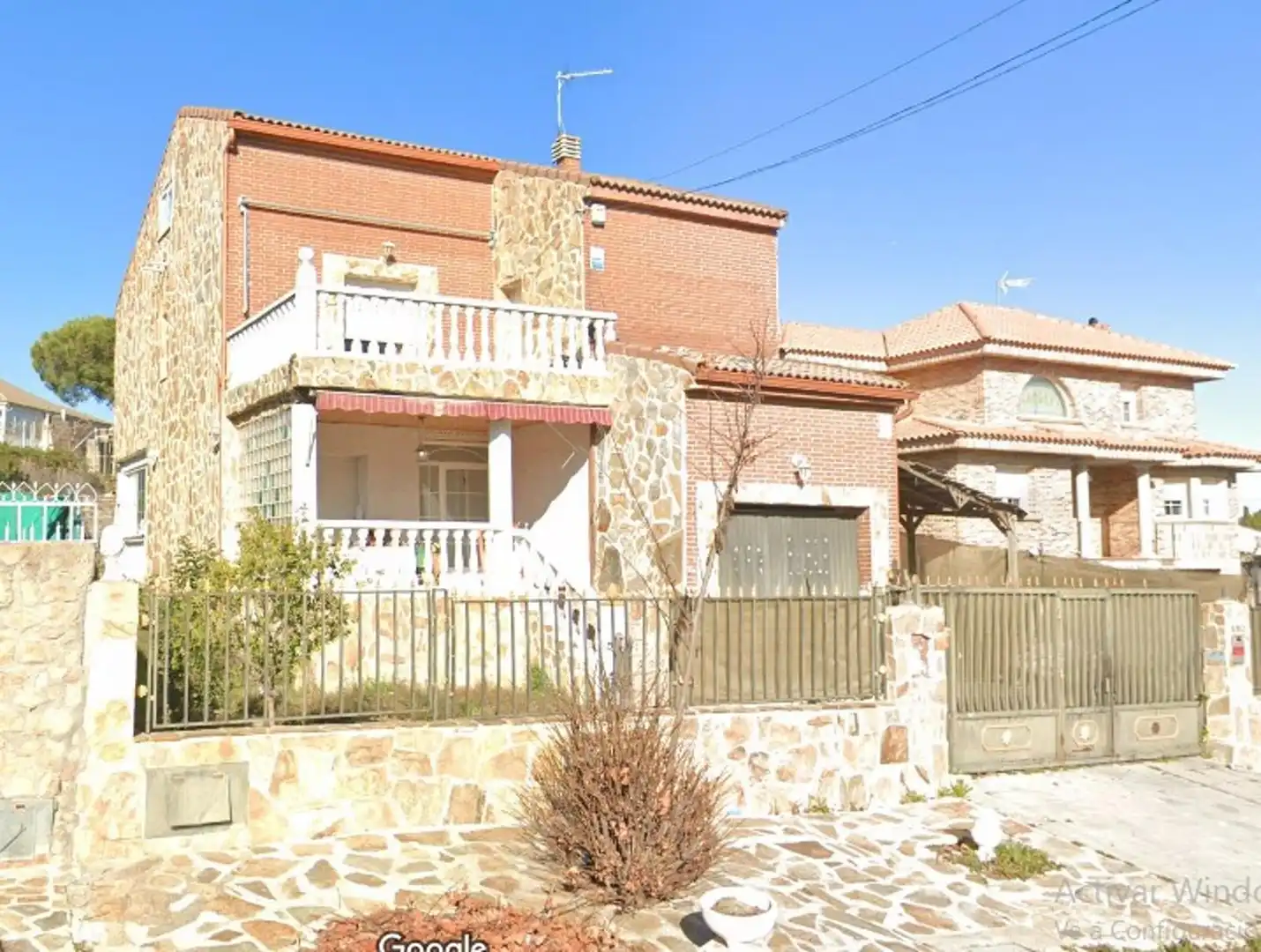 Casa con piscina in vendita a Barcelona-Calypo