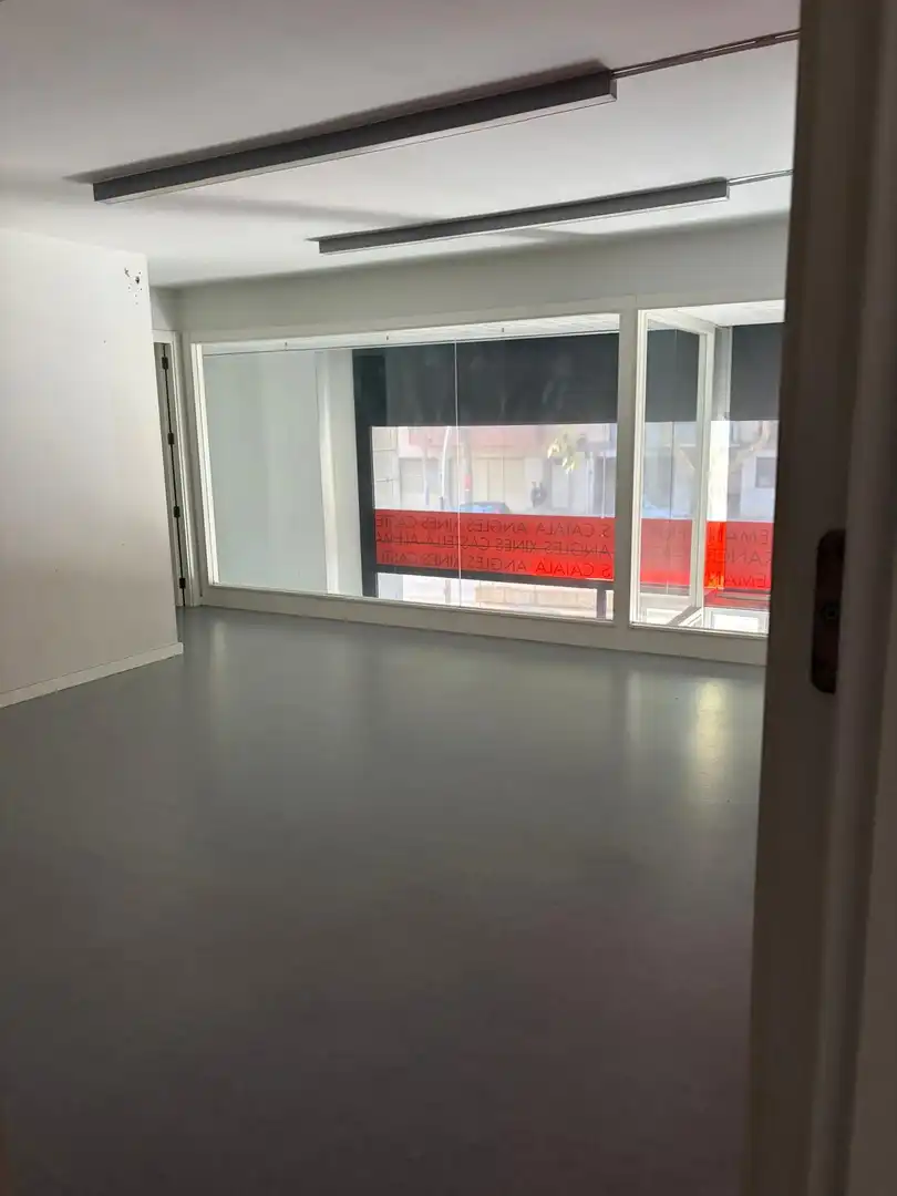 Locale commerciale in vendita a Centre - Sant Oleguer, imagen 5