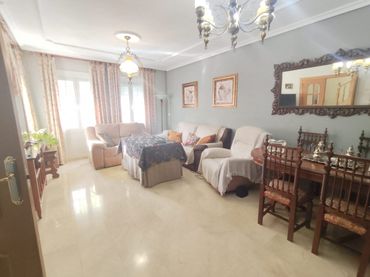 Casa con balcone in vendita a Calle del Aire