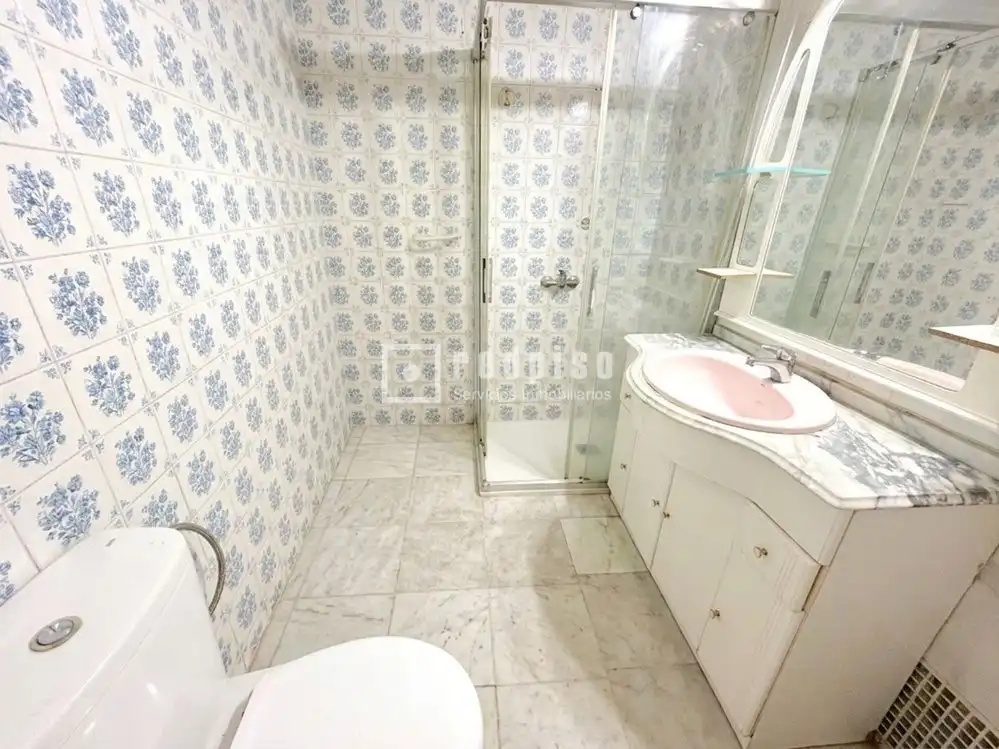 Baño de Casa o chalet en venta en Madrid con Calefacción, Terraza y Alarma