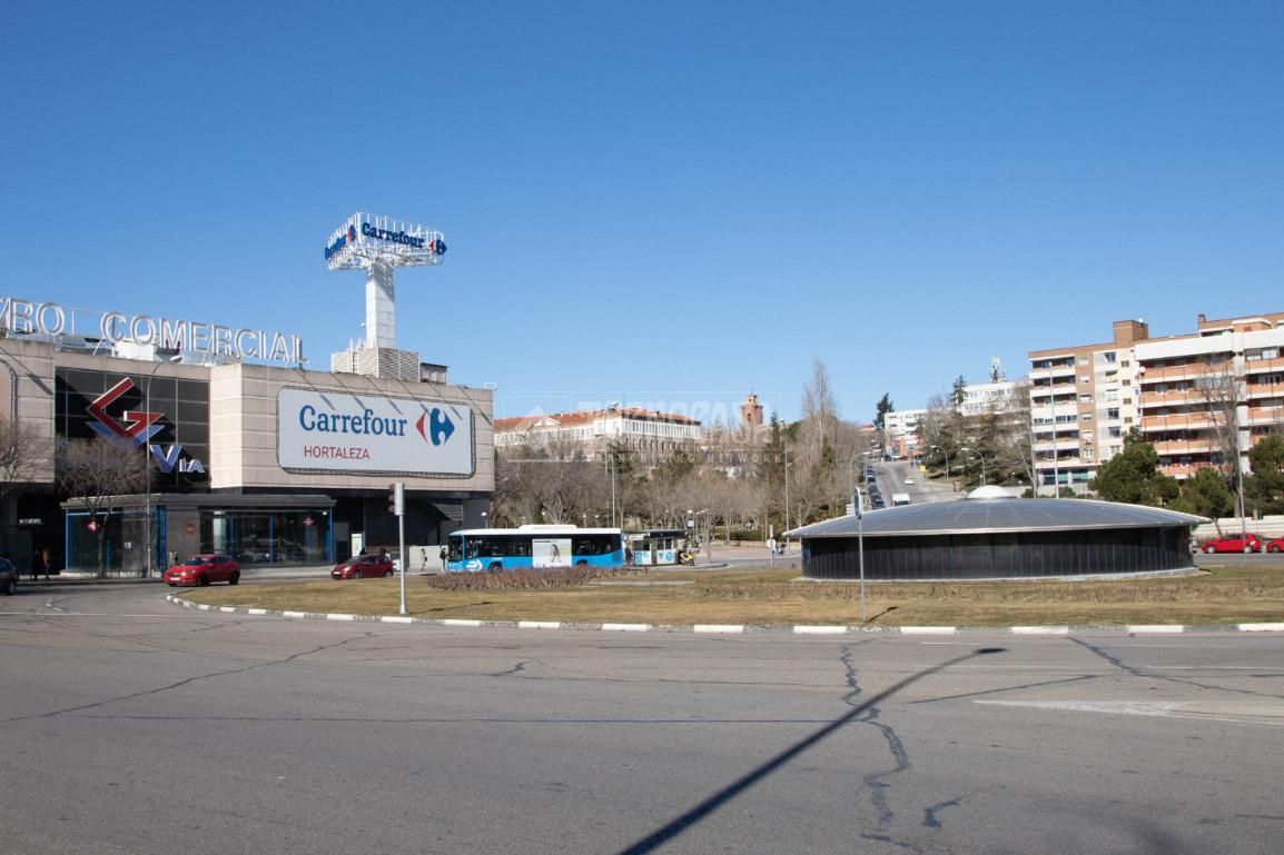 Vista exterior de Piso en venta en  Madrid Capital con Calefacción y Trastero