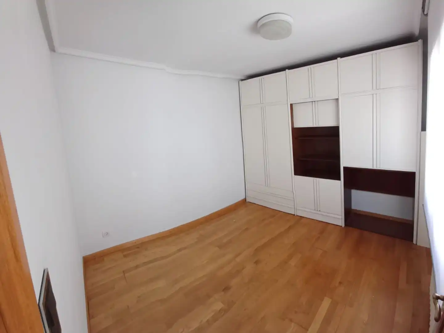 Wohnung zur Miete in Calle de Miguel Servet, 34, Centro