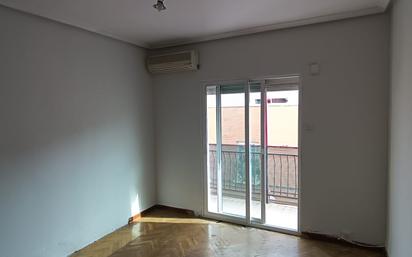 Bedroom of Flat for sale in  Madrid Capital  with Air Conditioner, Heating and Terrace