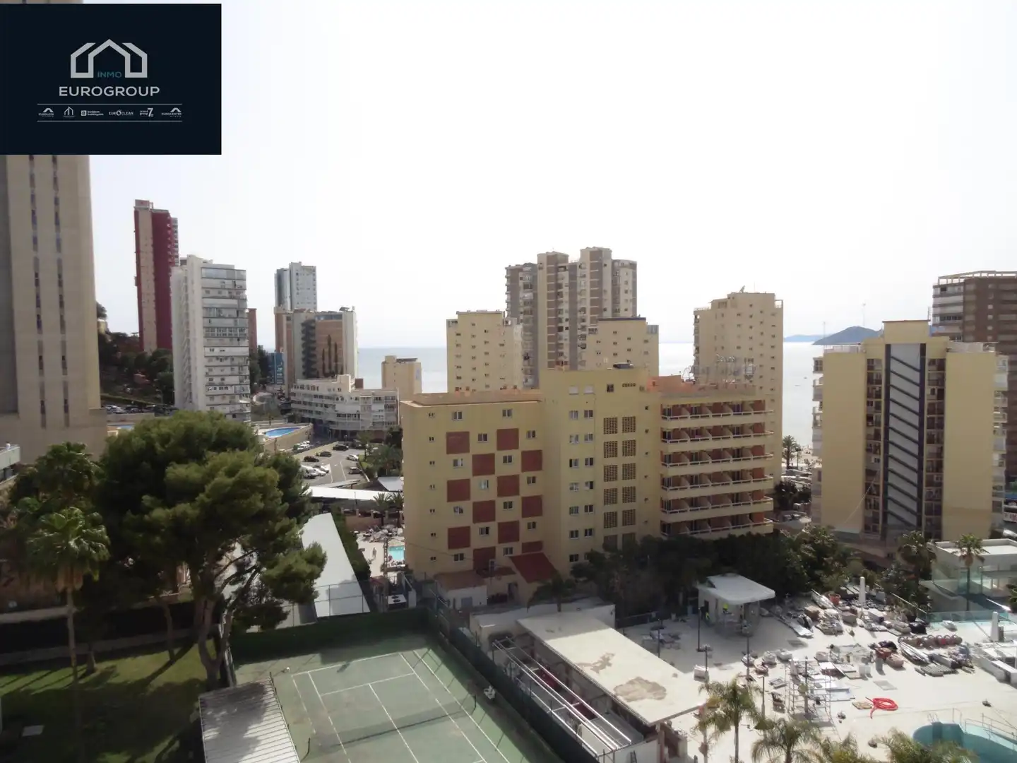 Außenansicht von Wohnungen zur Miete in Benidorm mit Privatgarten, Möbliert und Gemeinschaftspool