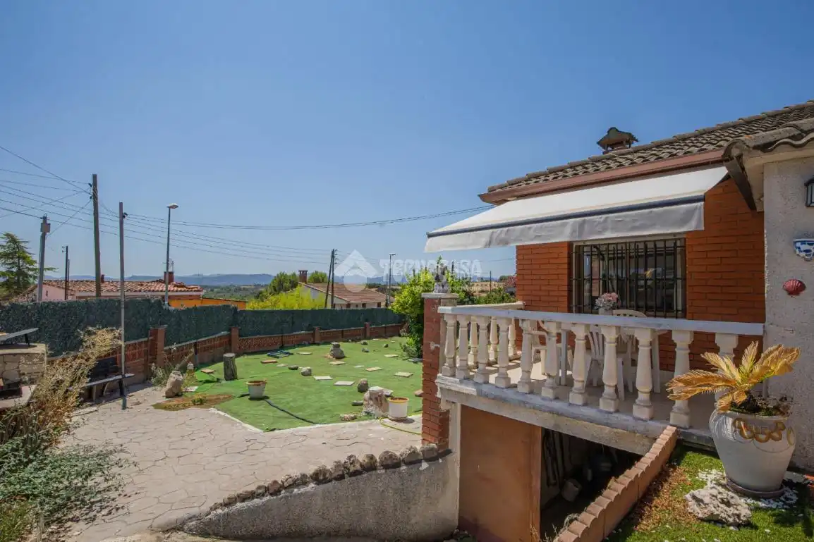 Vista exterior de Casa o chalet en venta en Rubí