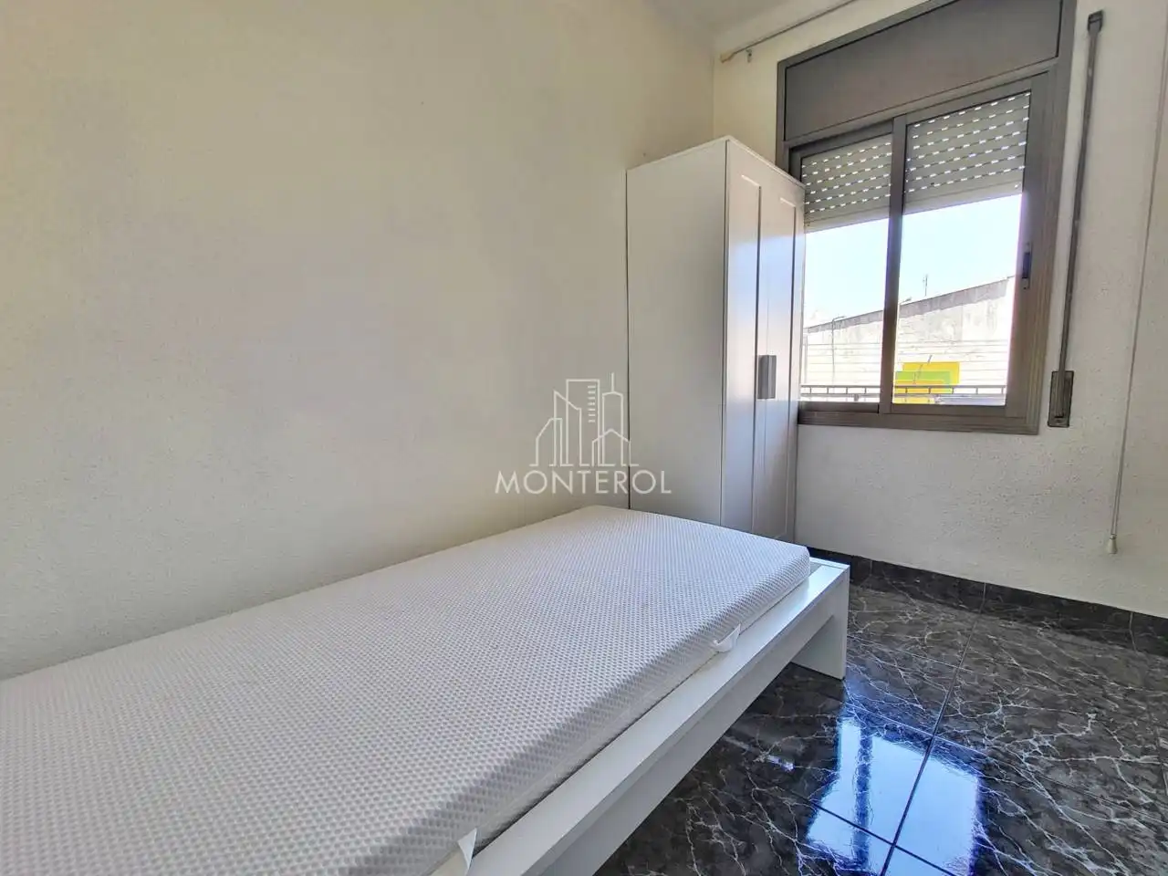 Habitación de Piso en venta en Barcelona con Balcón
