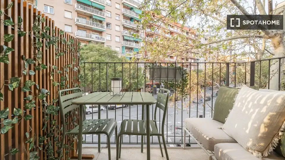 Balcony of Flat for share in Barcelona  with Air Conditioner, Heating and Furnished
