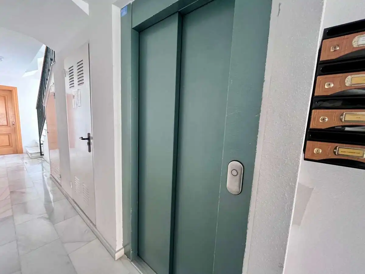 Piso en venta en Armilla con Balcón