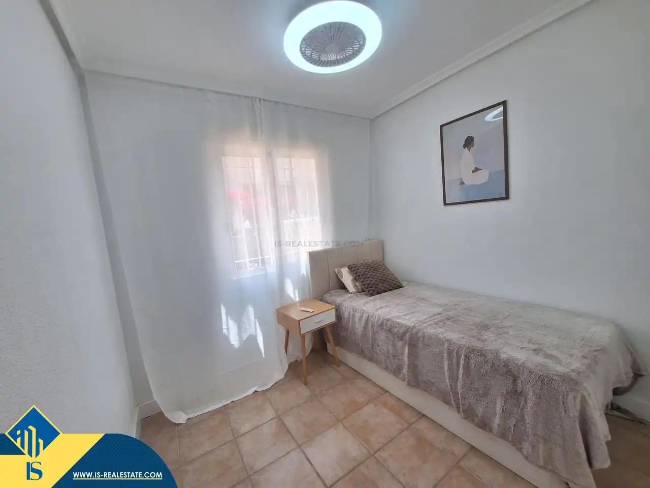 Dormitori de Casa o xalet en venda en Torrevieja amb Aire condicionat, Jardí privat i Terrassa