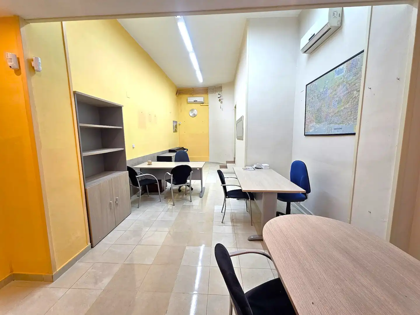 Büro zum Verkauf in L'Hospitalet de Llobregat mit Klimaanlage, Abstellraum und Alarm