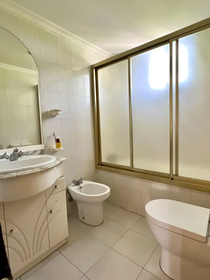 Bany de Casa o xalet en venda en Sevilla amb Aire condicionat i Traster