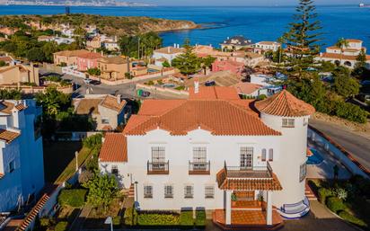 Vista exterior de Casa o xalet en venda en Algeciras amb Piscina