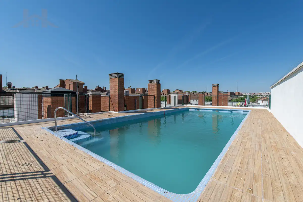 Piscina de Piso en venta en San Sebastián de los Reyes con Calefacción y Piscina comunitaria