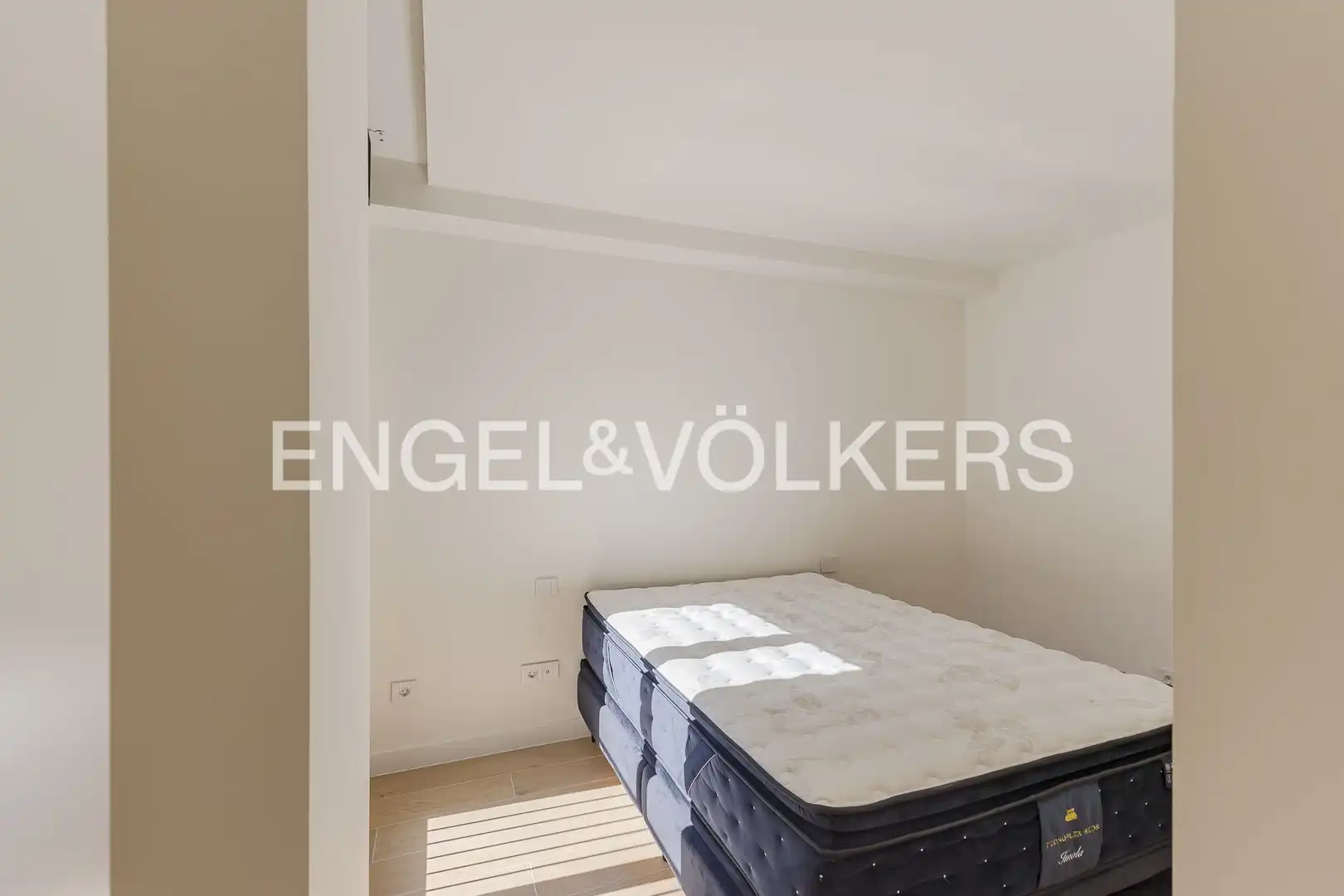 Habitación de Piso en venta en Madrid con Aire acondicionado, Calefacción y Jardín privado