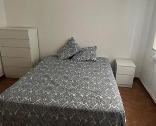 Dormitori de Pis de lloguer en  Zaragoza Capital amb Calefacció, Moblat i Forn
